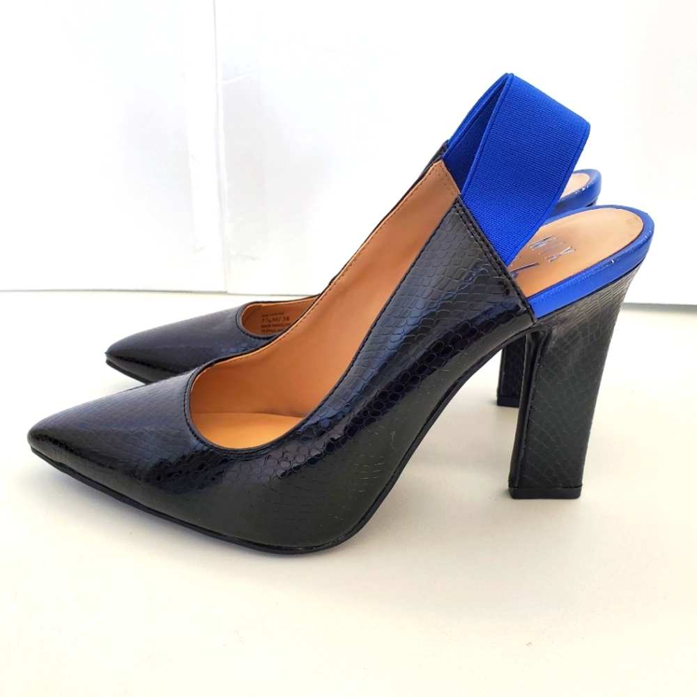 Mix No. 6 Larina Pump in Black/Blue     Size 7.5